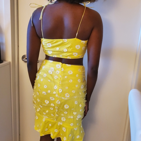 Daisy Print 2 Piece Set NWOT Forever21 - Picture 5 of 11